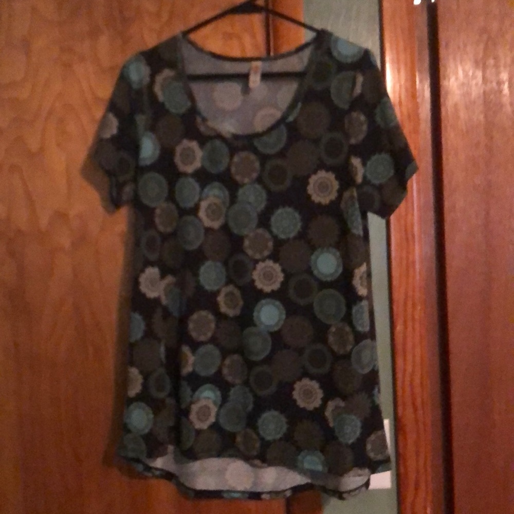 Lularoe classic tee
